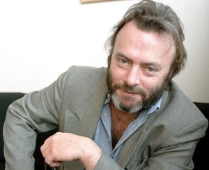 I might be the only person not impressed by "the sexist but charming" Christopher Hitchens.